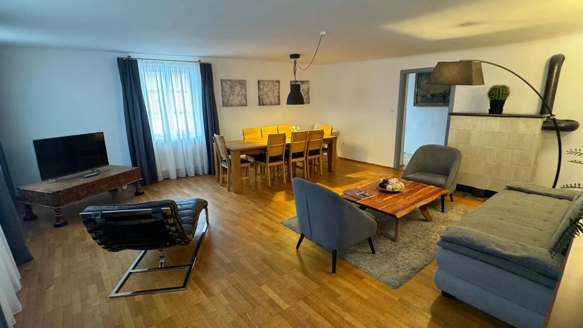 Guesthouse Mozart - Apartment House Salzburg Homestay