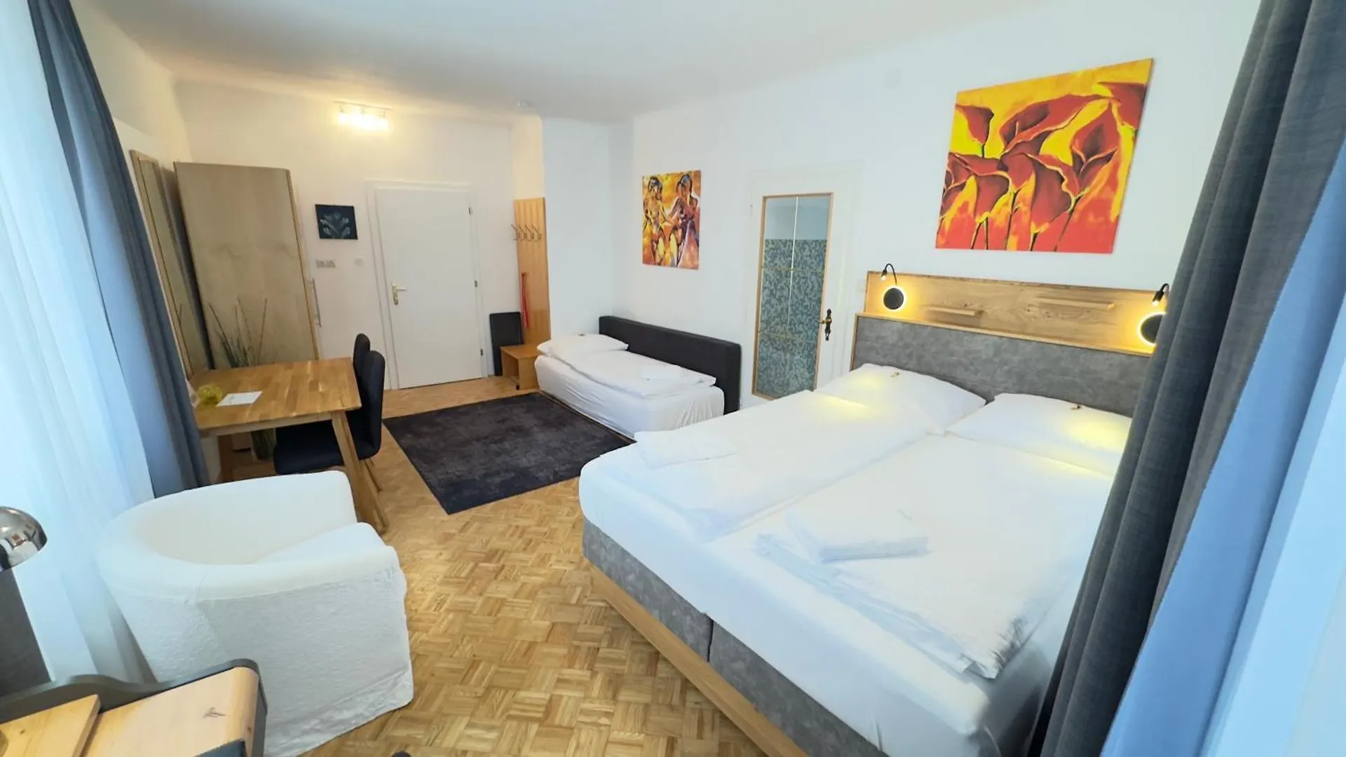 Guesthouse Mozart - Apartment House Salzburg 0*,  Austria